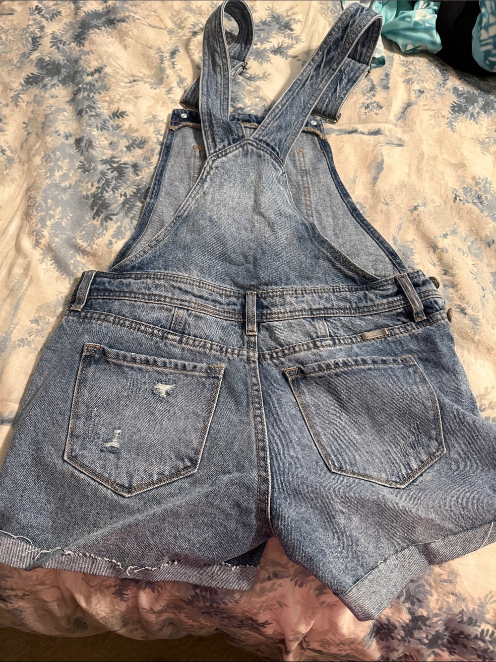 KanCan Distressed Denim Overall Shorts in Light Blue - Picture 3 of 3